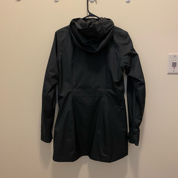 ❌SOLD❌ Columbia rain jacket - Picture 2 of 13